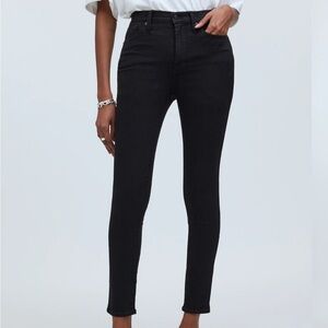 Madewell // Black Skinny Jeans